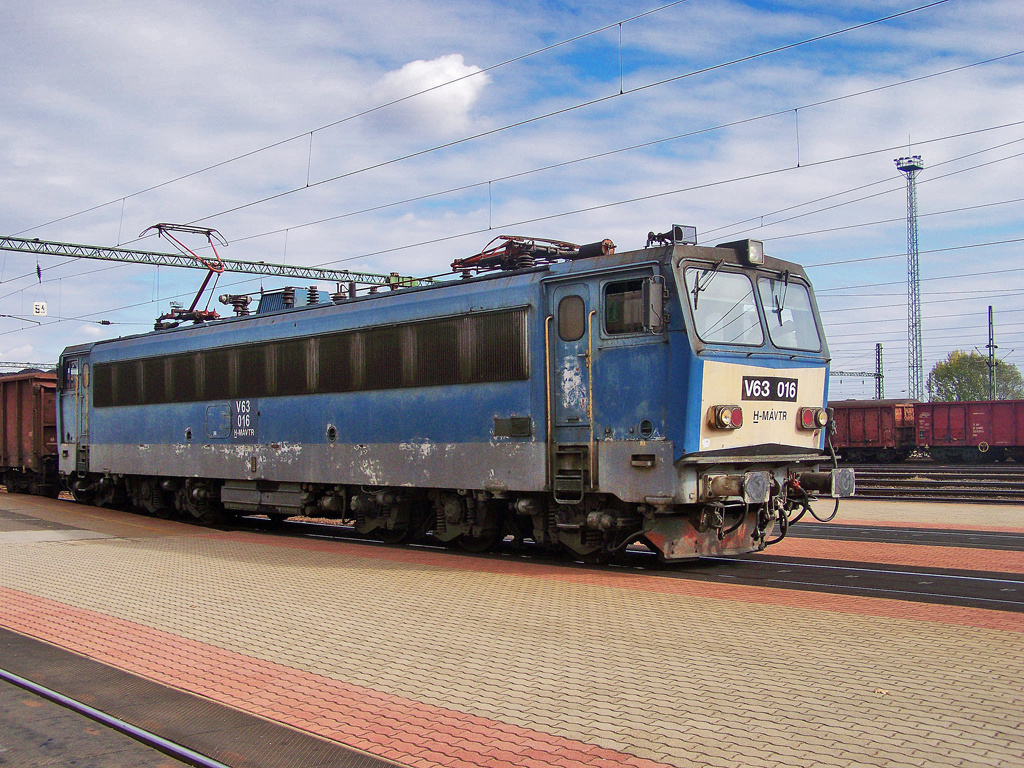 V63 - 016 Dombóvár (2009.10.16)02.