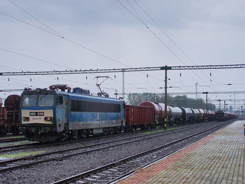 V63 - 016 Dombóvár (2010.09.17).