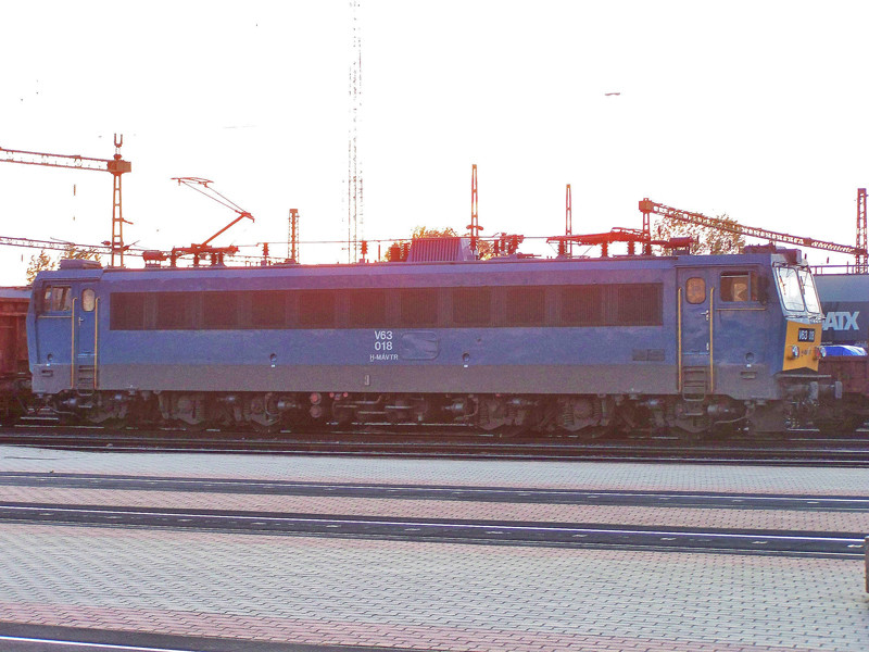 V63 - 018 Dombóvár (2009.10.14).