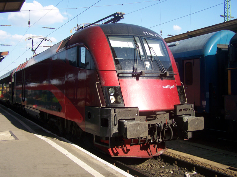 1116 215 - 3 BP Keleti (2009.08.18)01