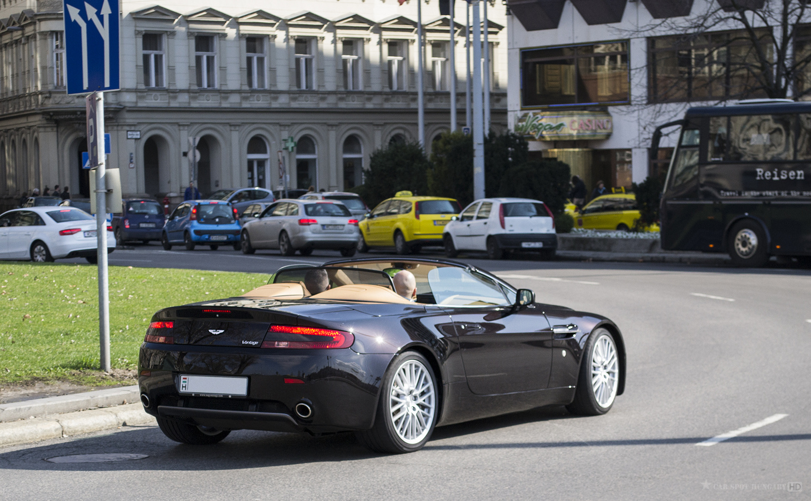 Aston Martin V8 Vantage