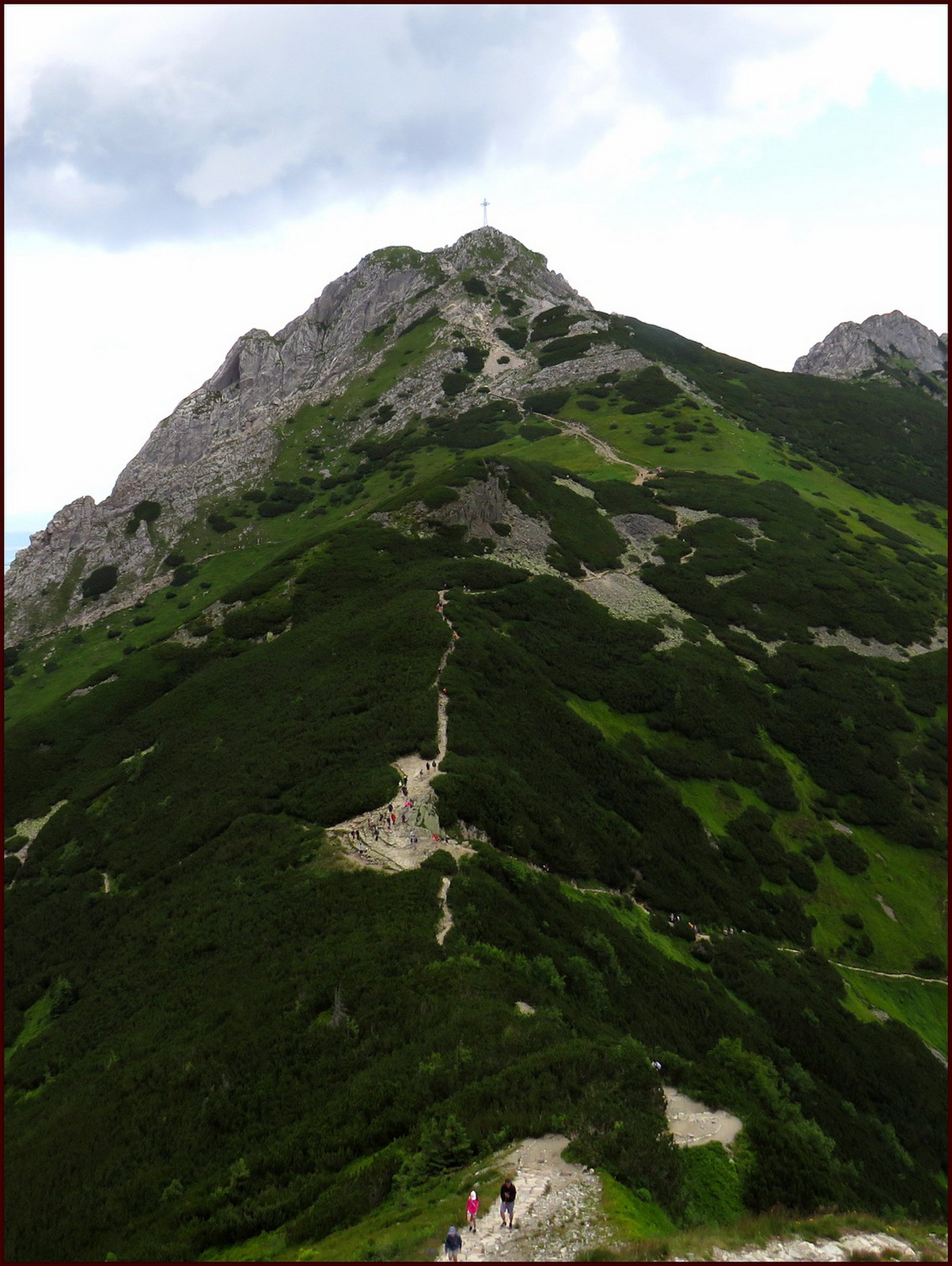 A Giewont-csúcs távolabbról