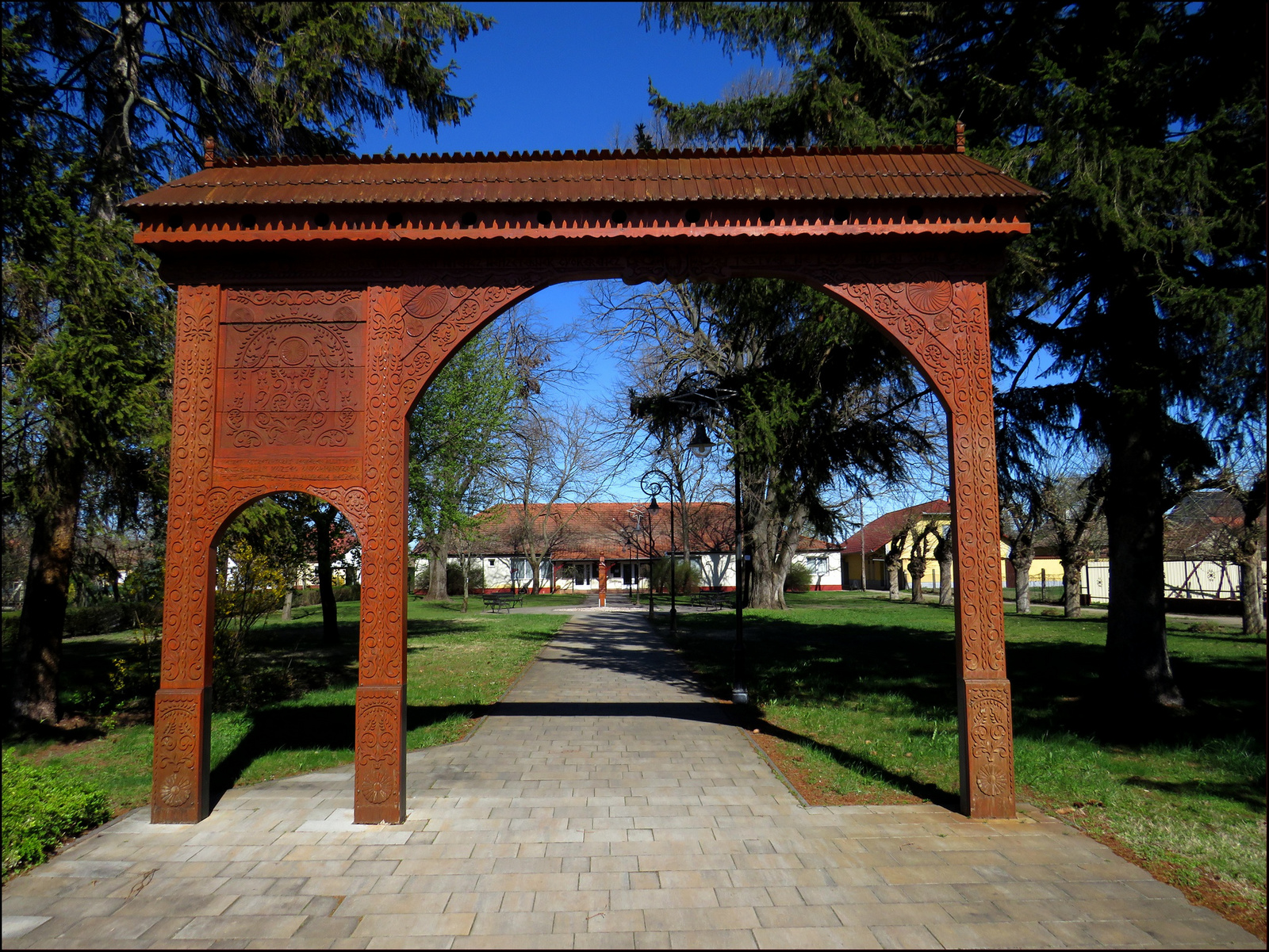 Ladánybene - park