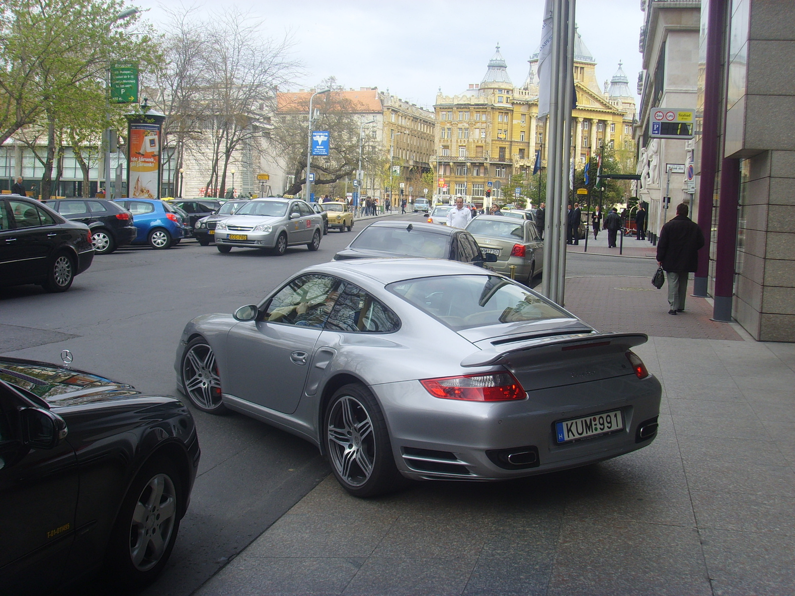 PORSCHE 911 TURBO