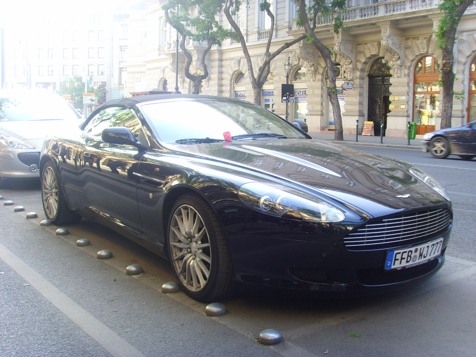 ASTON MARTIN VOLANTE