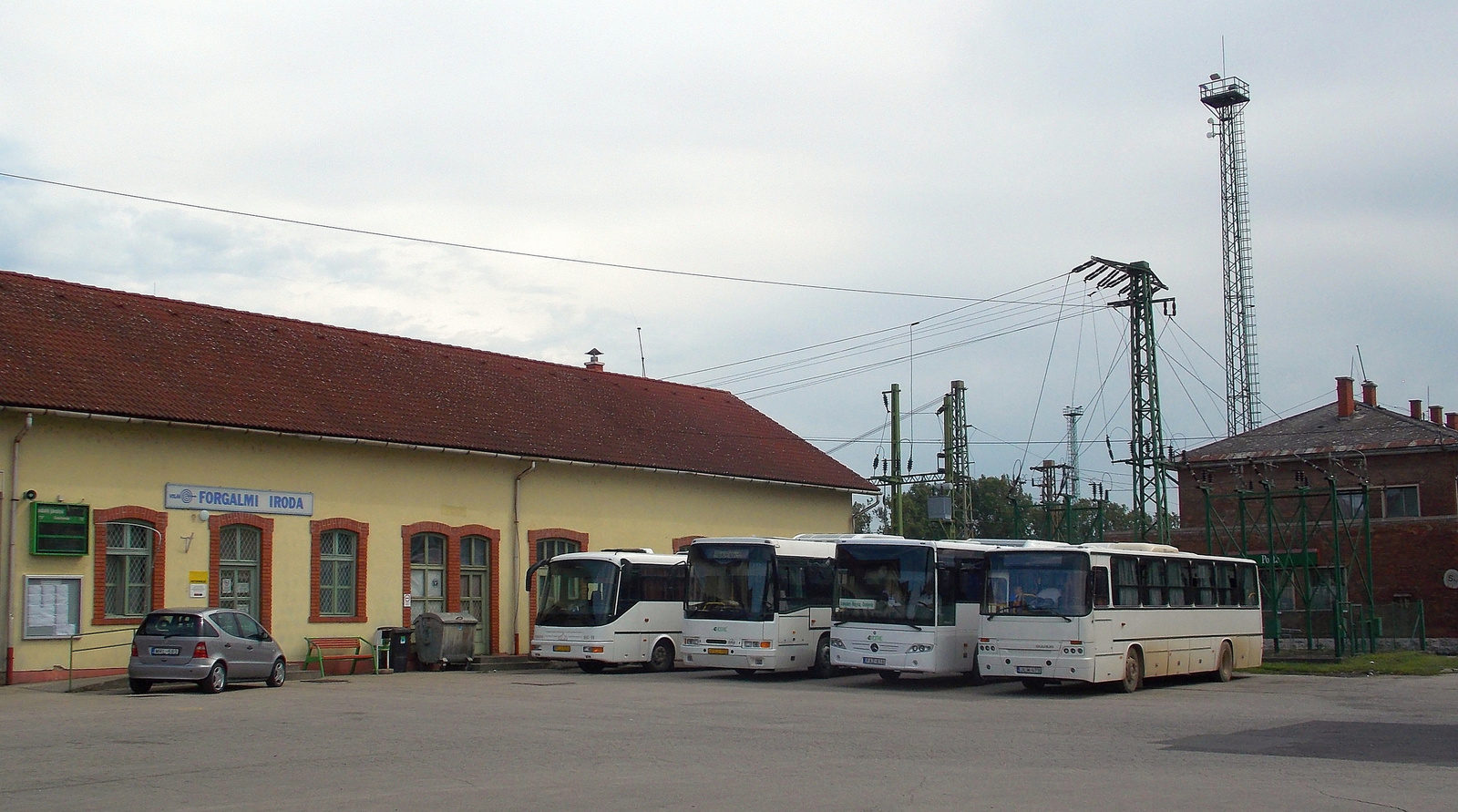 Dombóvár, talán az utolsó VOLÁN-forgalmi iroda