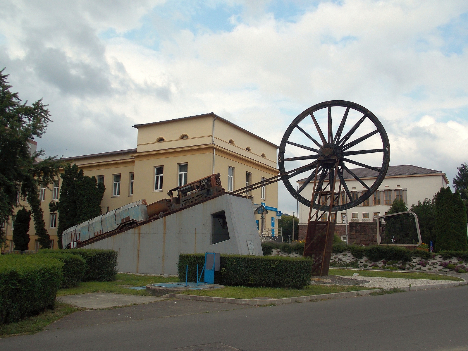 Bánya-emlékmű