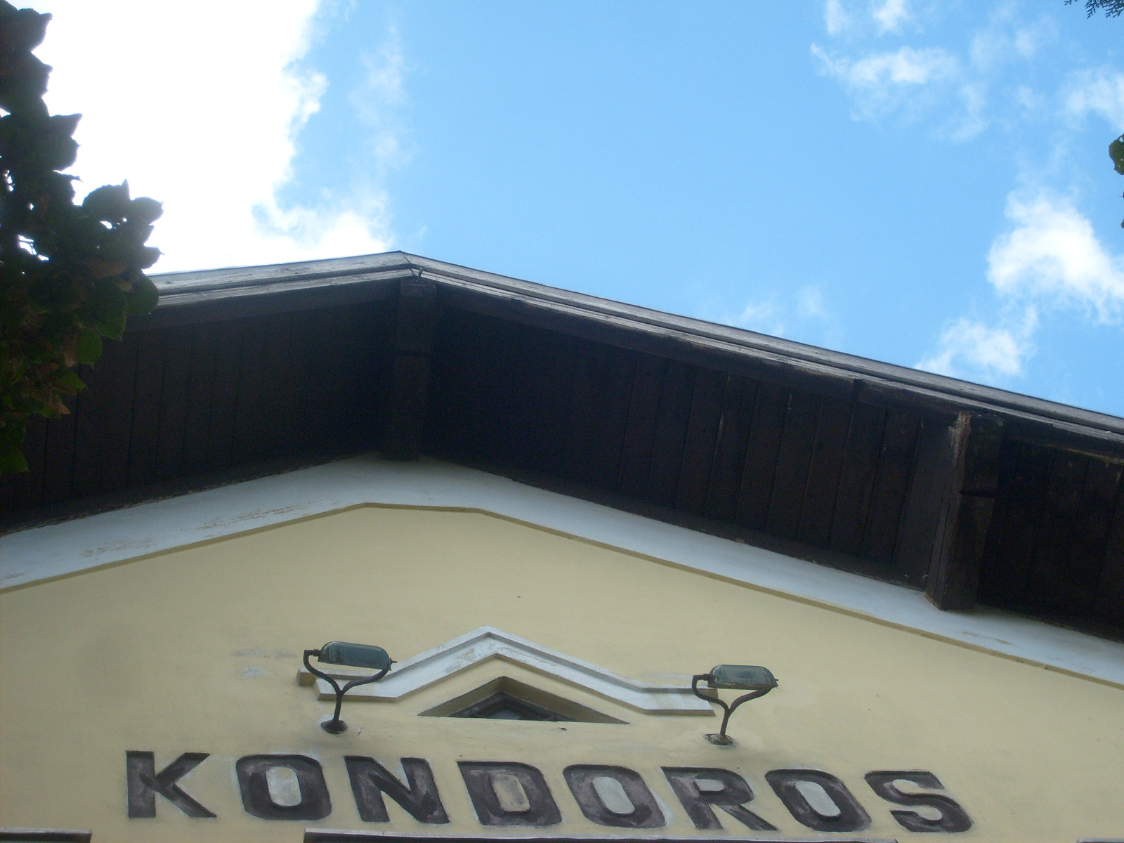 KONDOROS