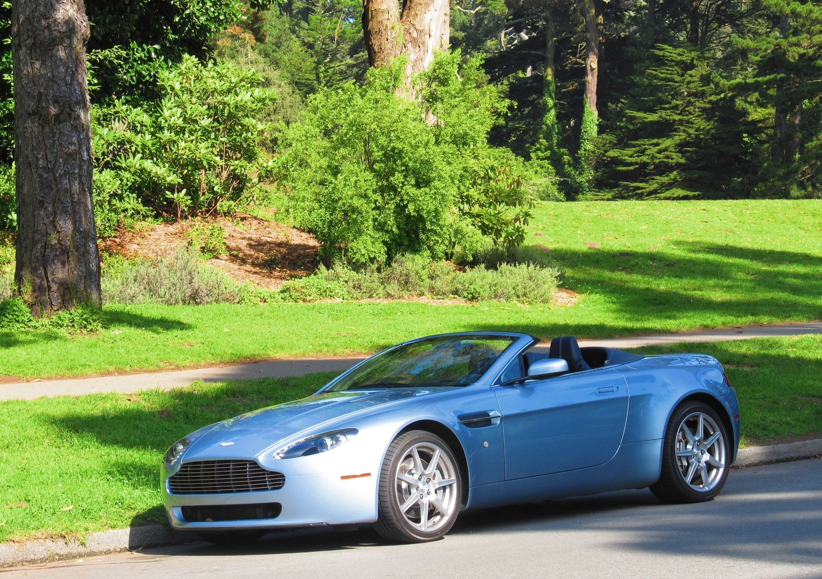 Aston Martin V8 Vantage Roadster