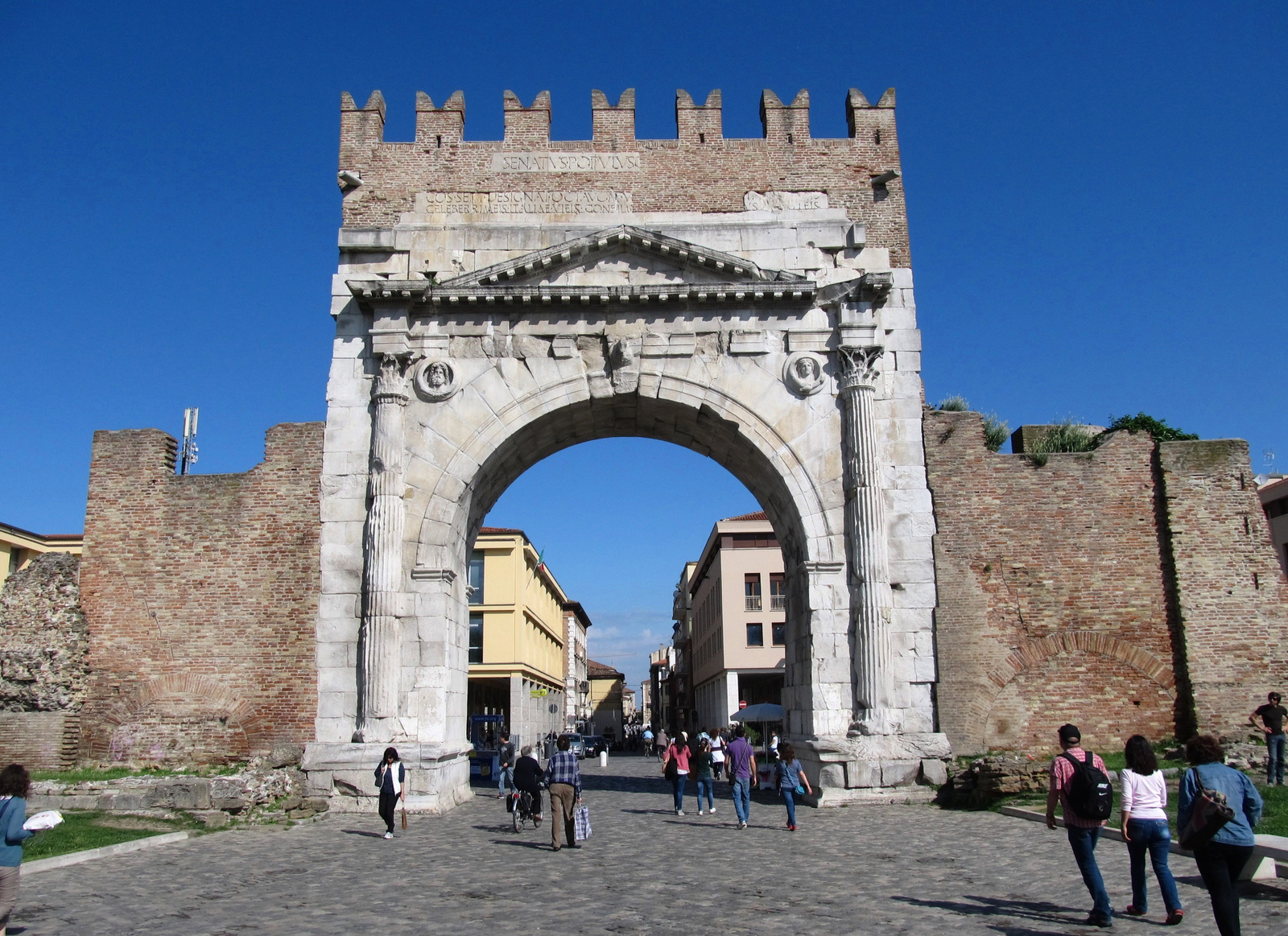 Arco di Augusto, Rimini