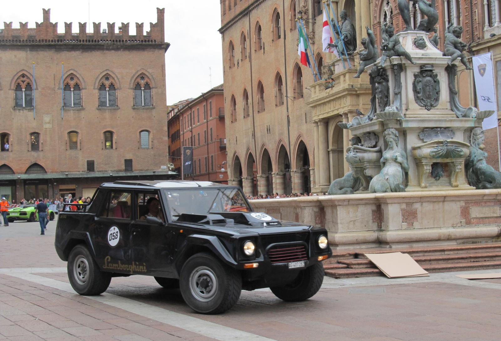 Lamborghini LM002