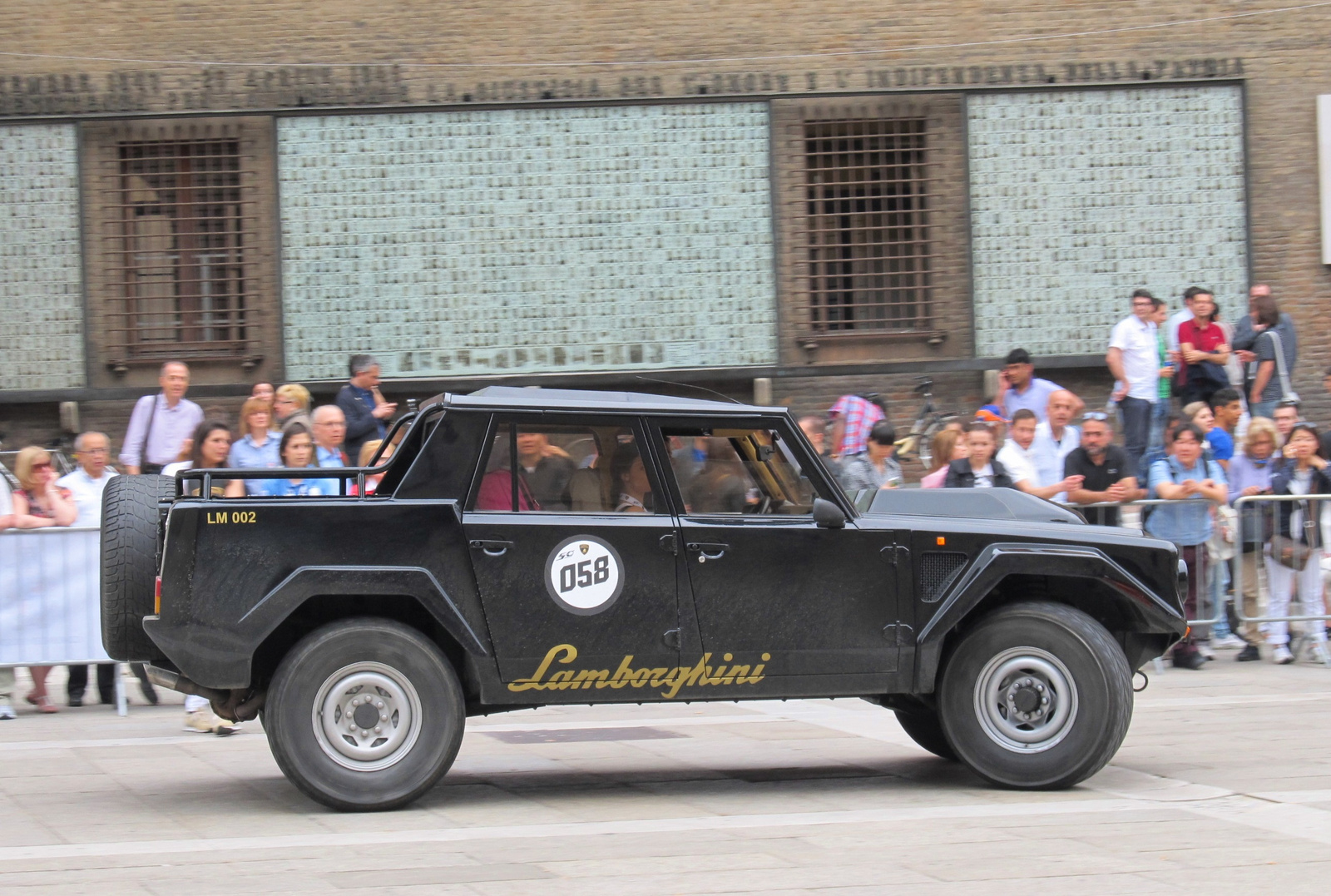 Lamborghini LM002