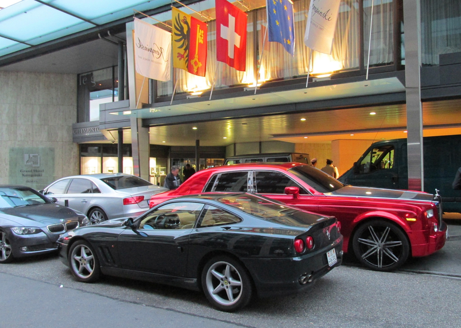 Ferrari 550 Maranello - Rolls-Royce Phantom