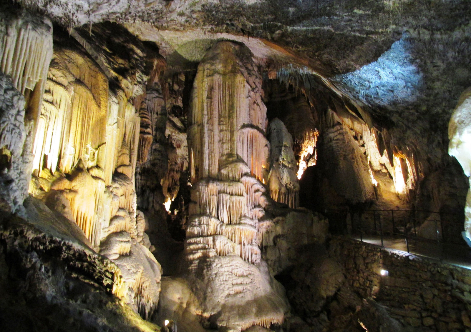 Cseppkőbarlang