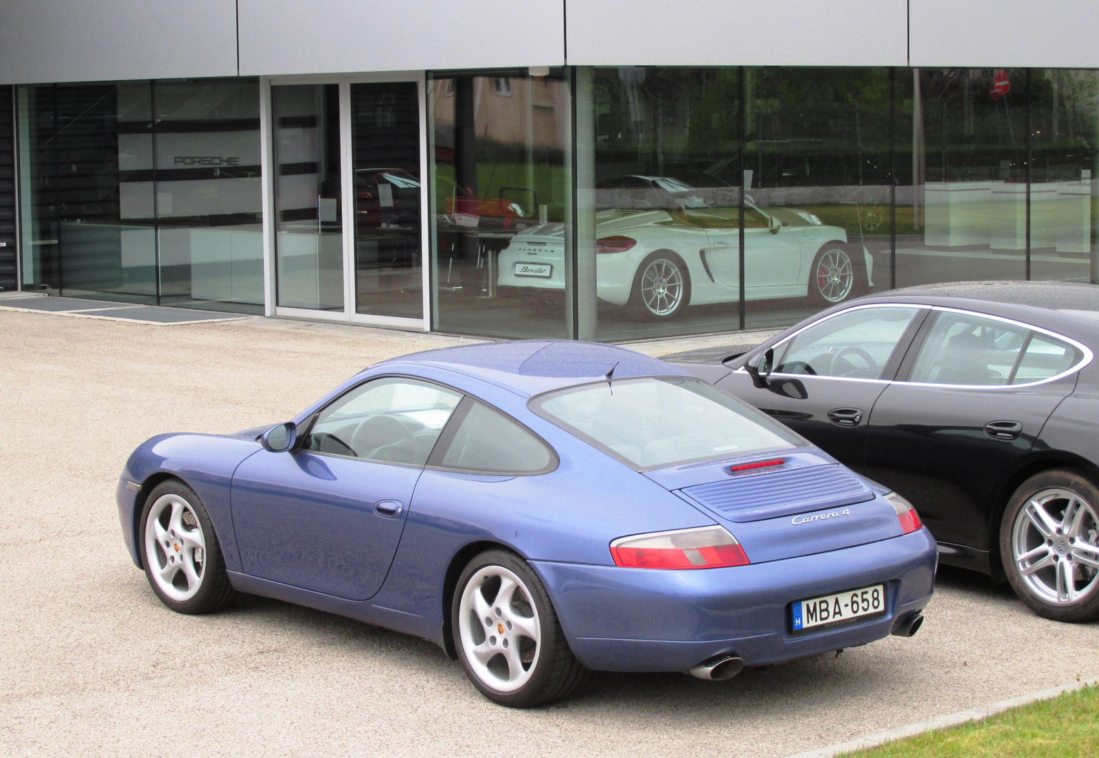 Porsche 911 Carrera 4