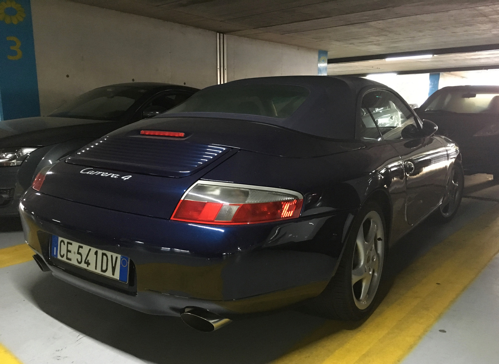 Porsche 911 Carrera 4 Cabriolet