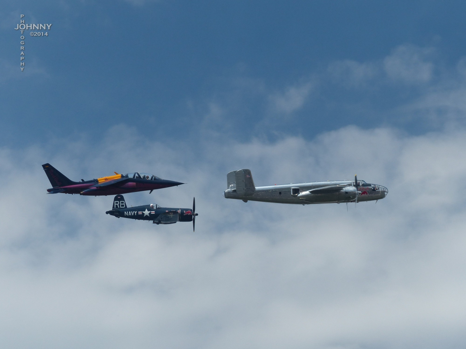 Flying Bulls B25, F4U és Alpha Jet