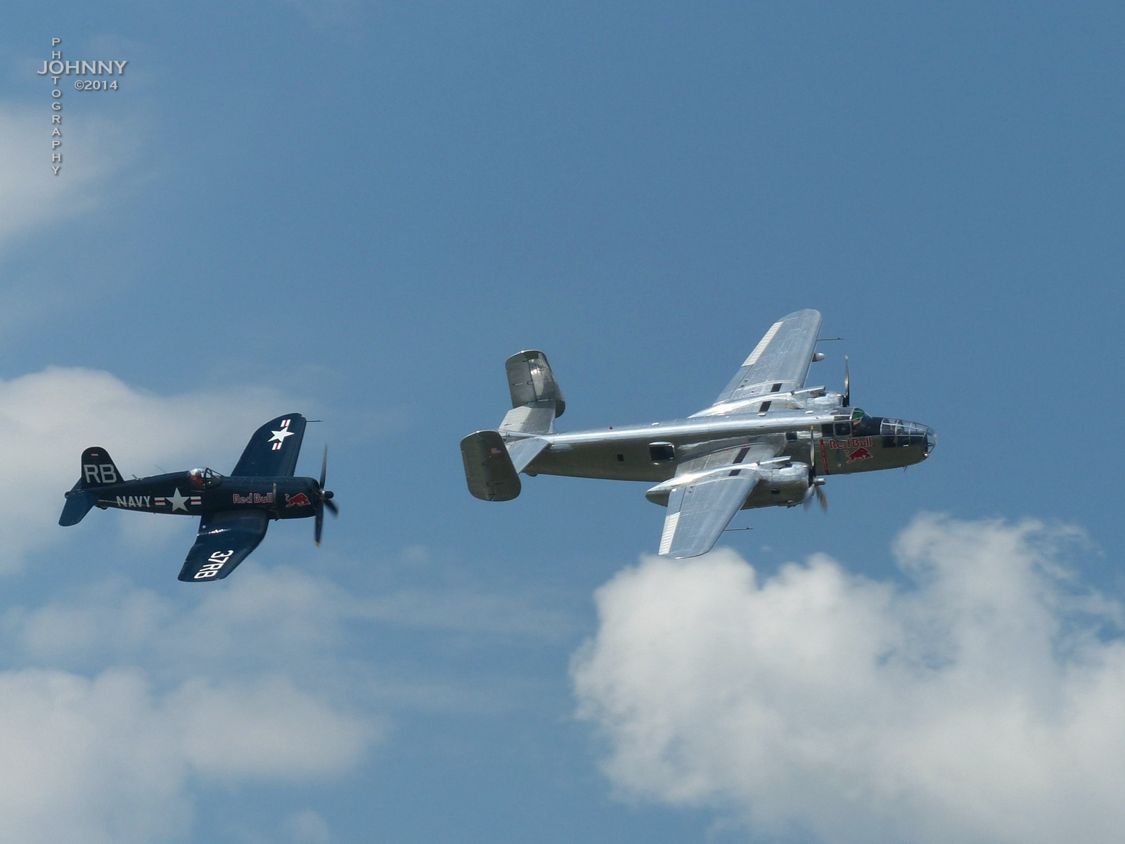 Flying Bulls F4U és B25