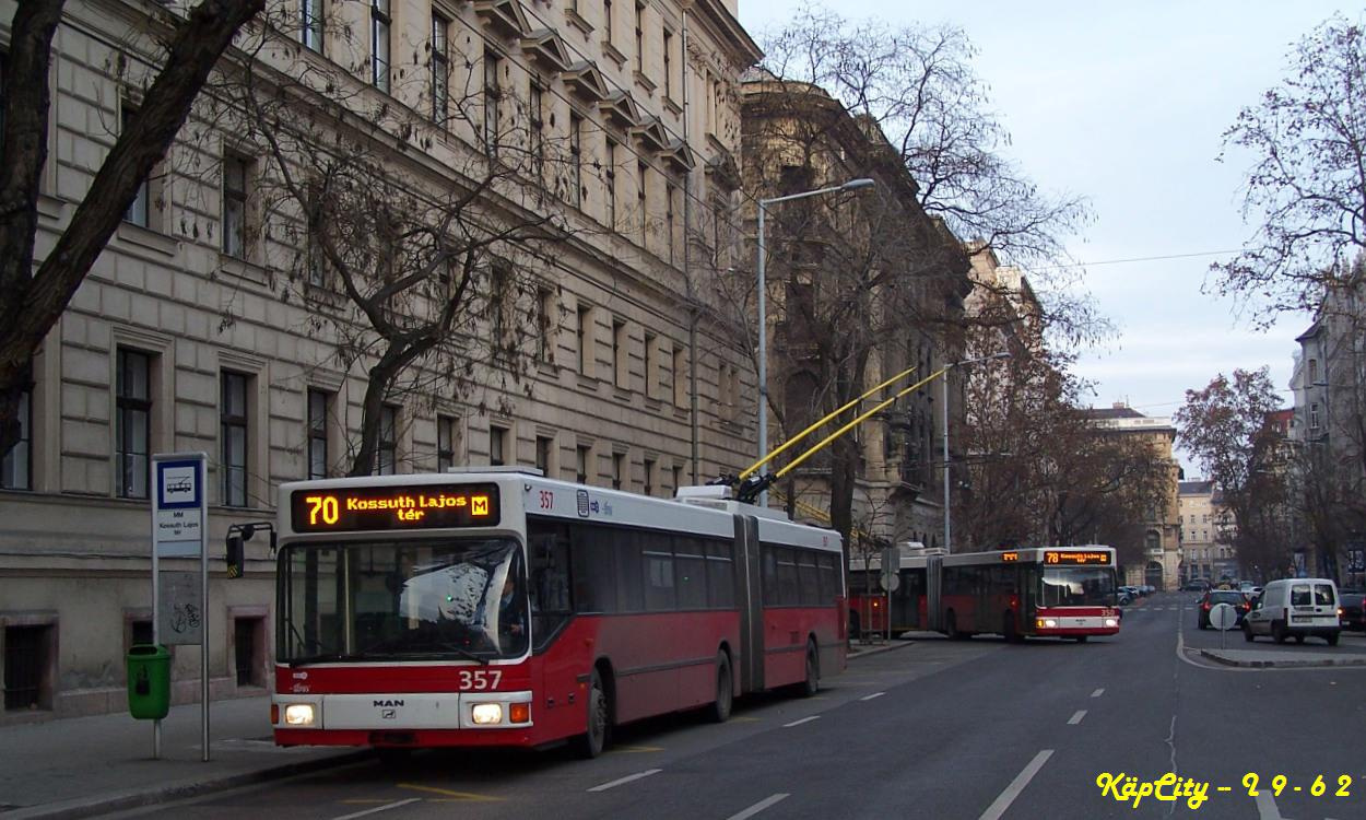 357 + 353 - 70; 78 (Kossuth Lajos tér)
