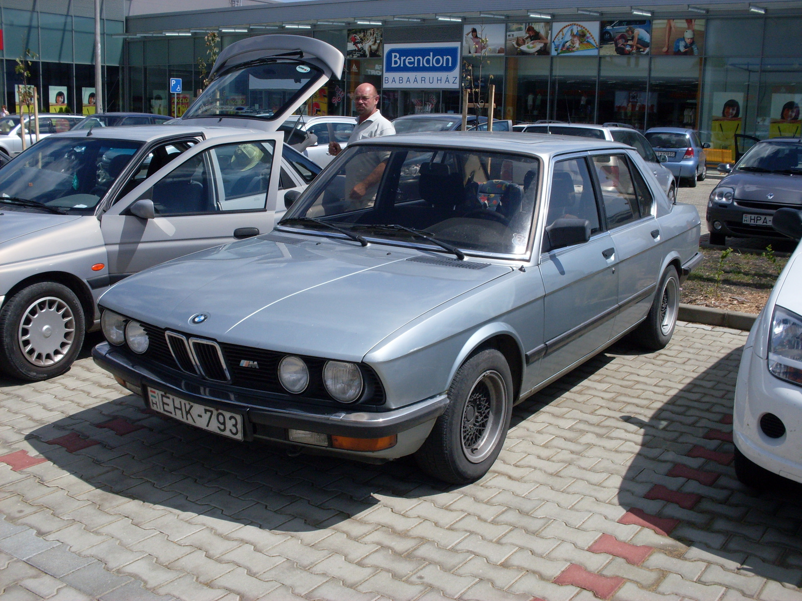 BMW E-28