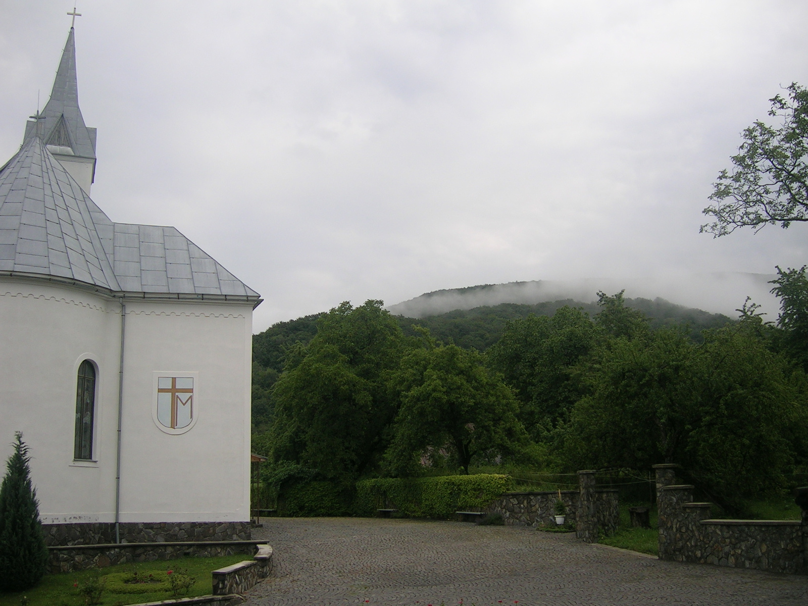 Szinyák Templom Hegyek