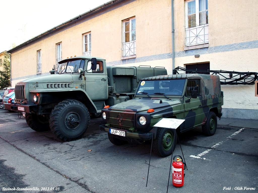 Mercedes és Ural