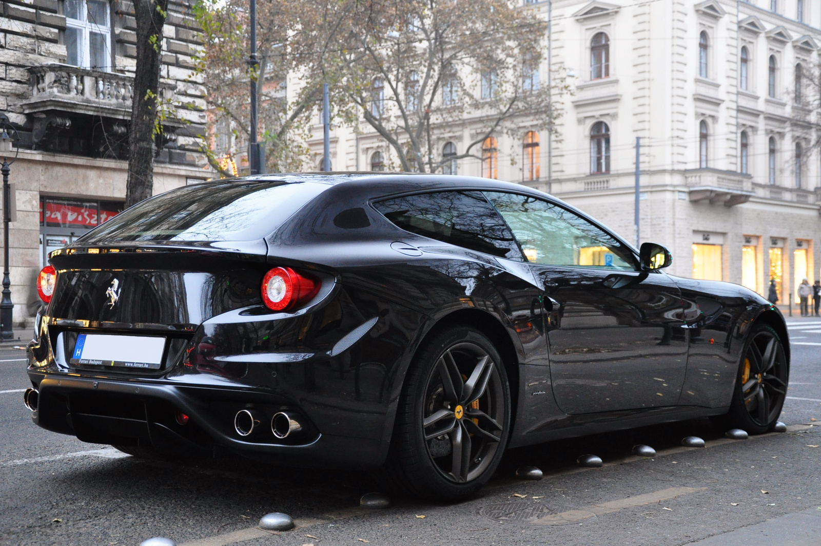 Ferrari FF 016