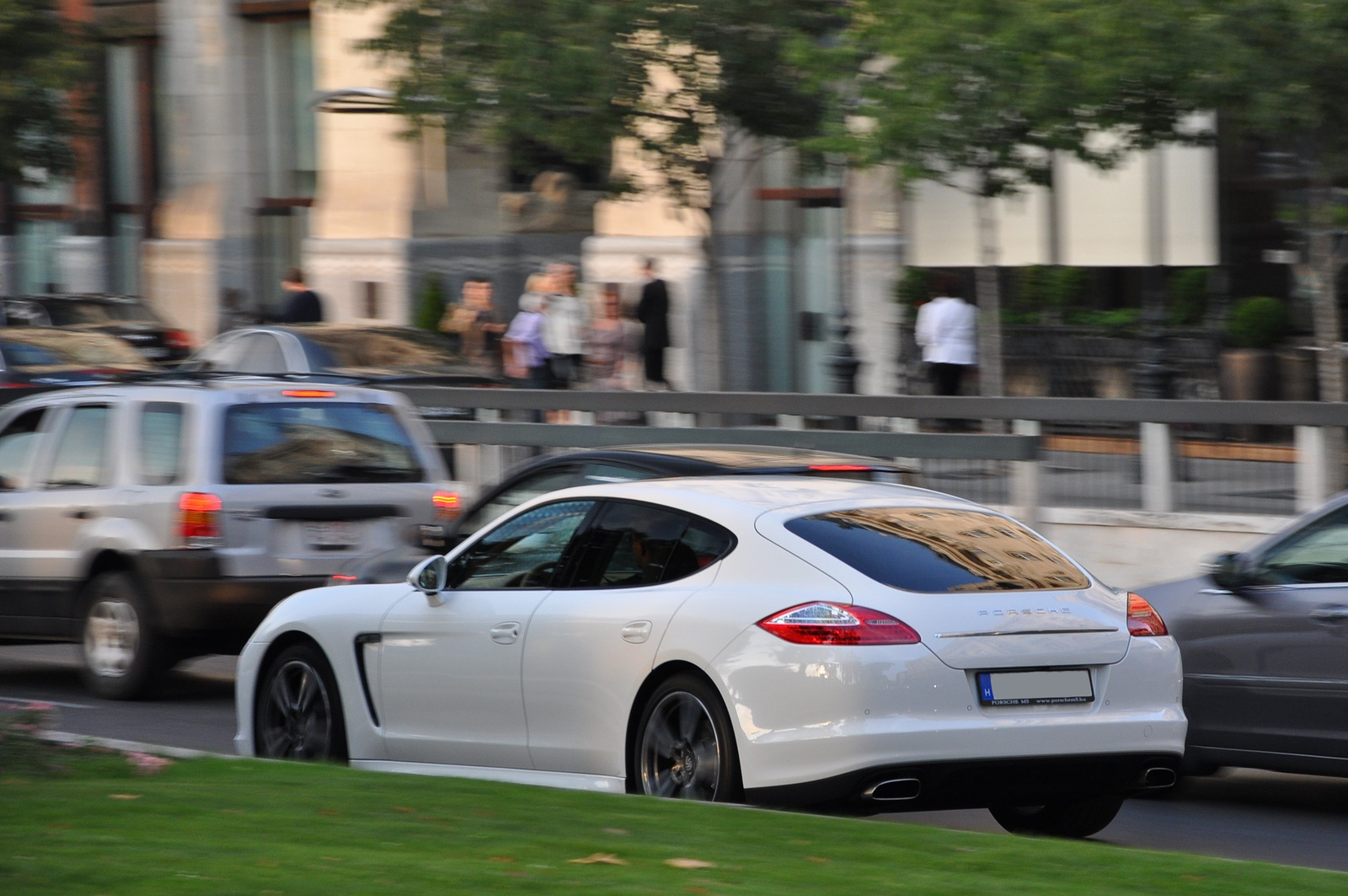 Porsche Panamera 130