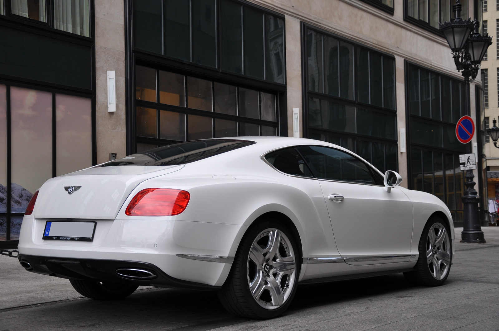 Bentley Continental GT 2012 016