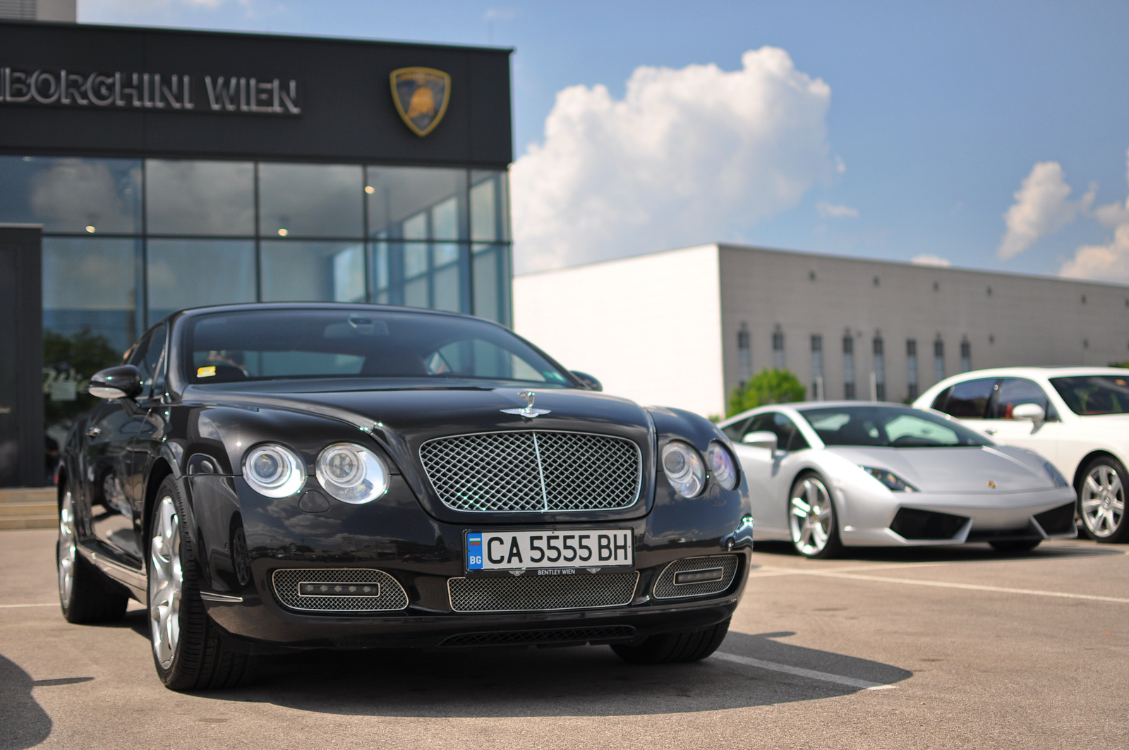 Bentley Continental GT - Lamborghini Gallardo LP560