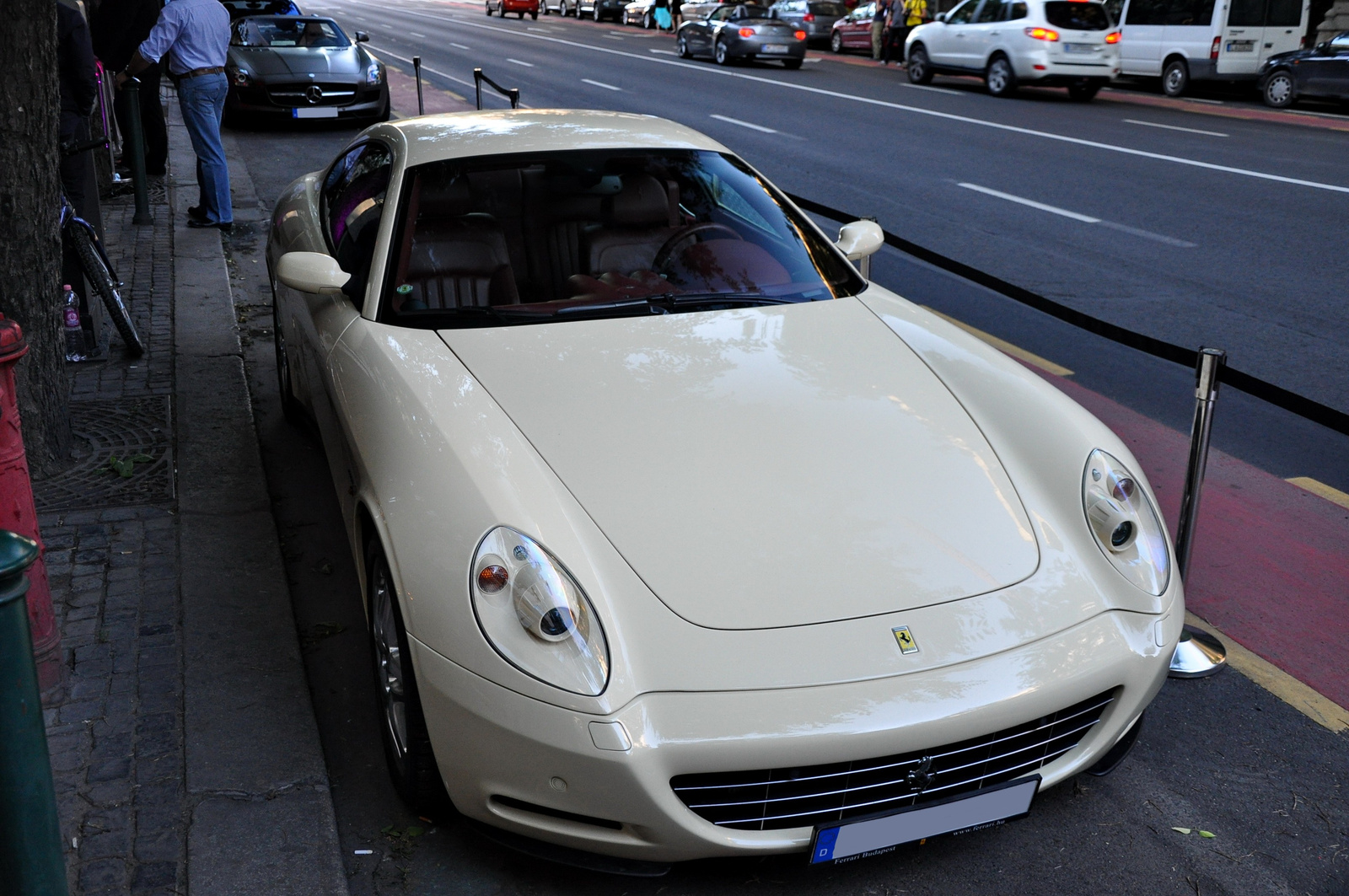 Dupla 242 Ferrari 612 - SLS Roadster