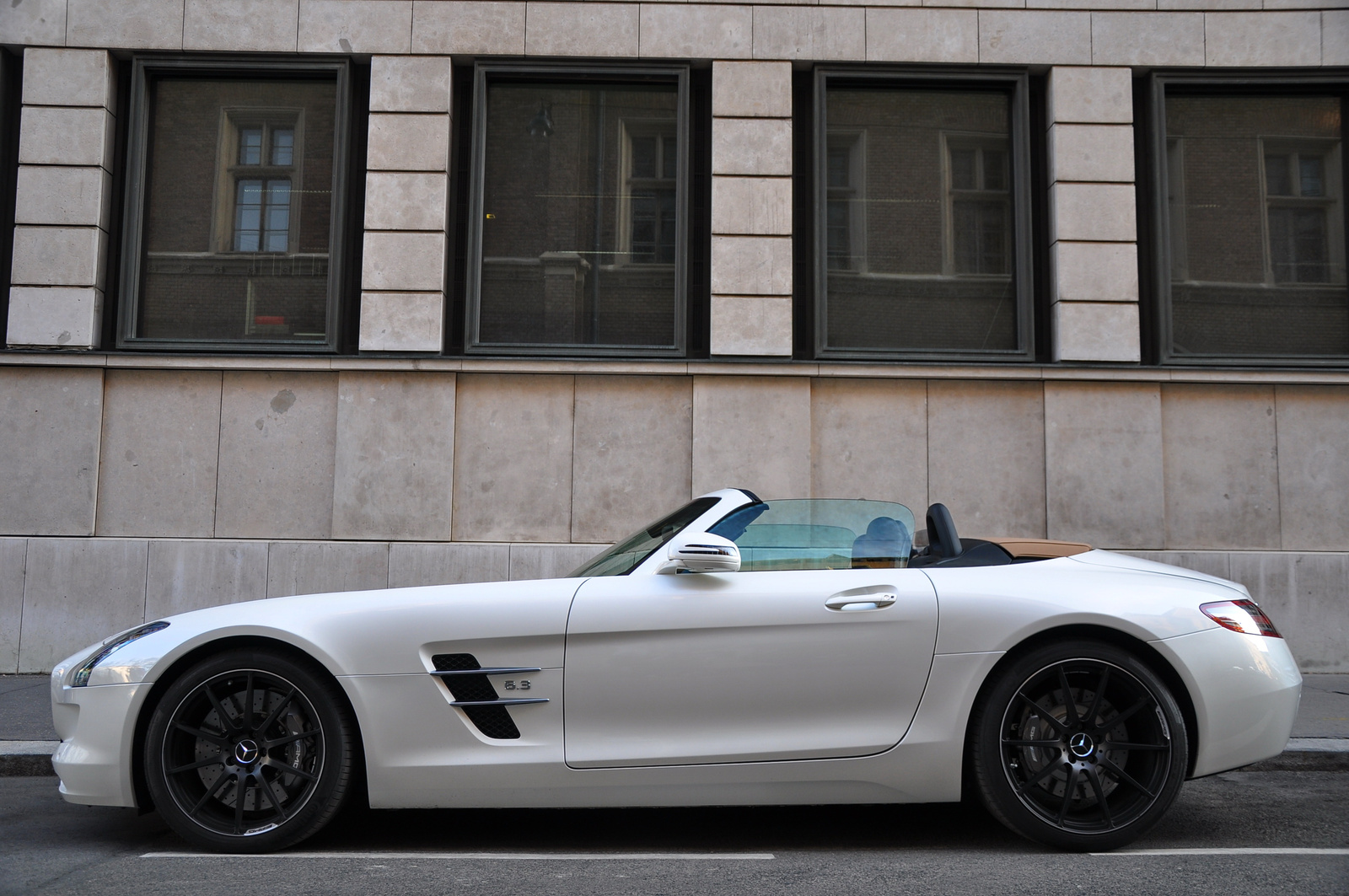 Mercedes SLS AMG Roadster