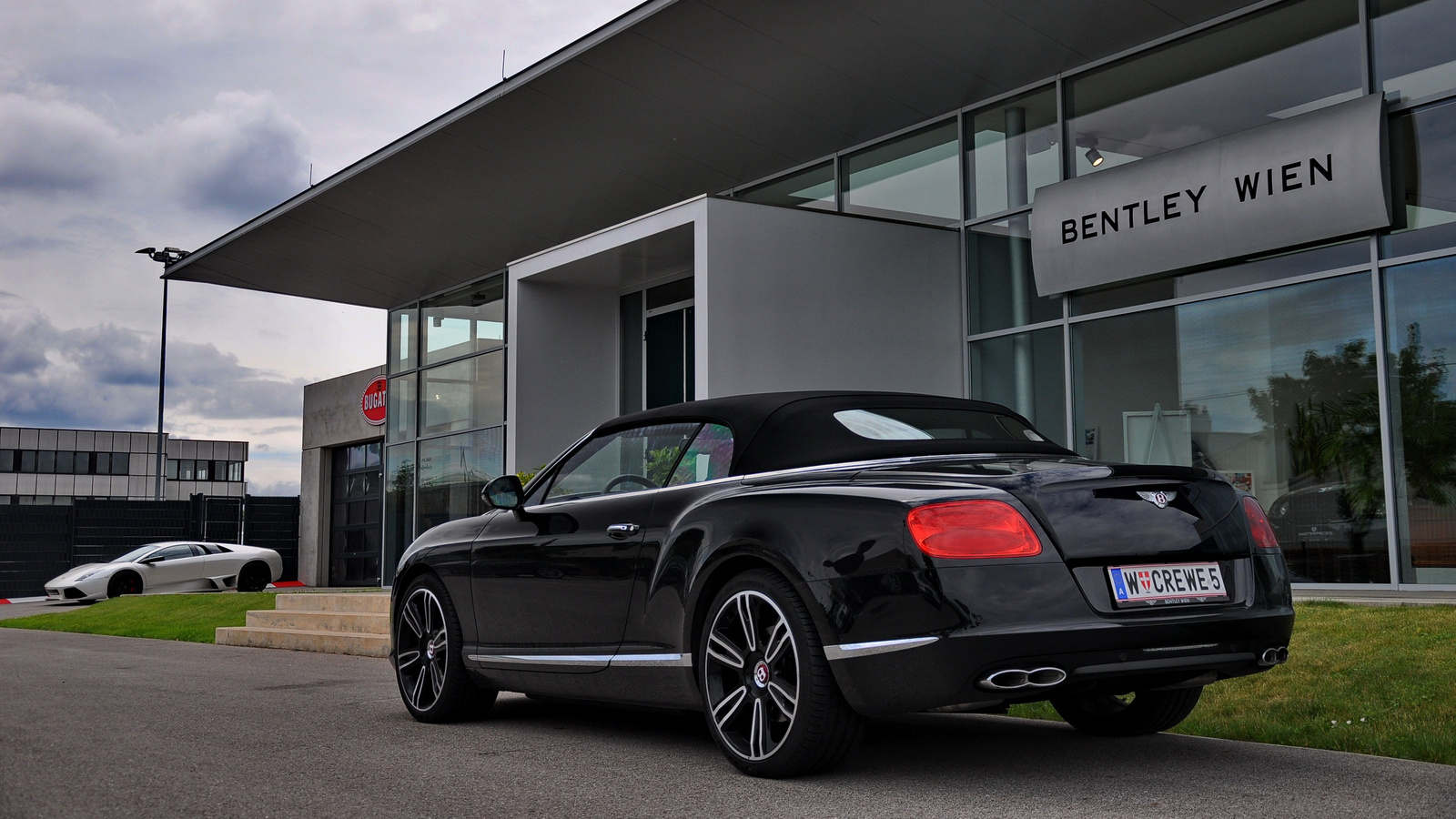 Bentley Continental GTC V8 - Lamborghini Murciélago LP640