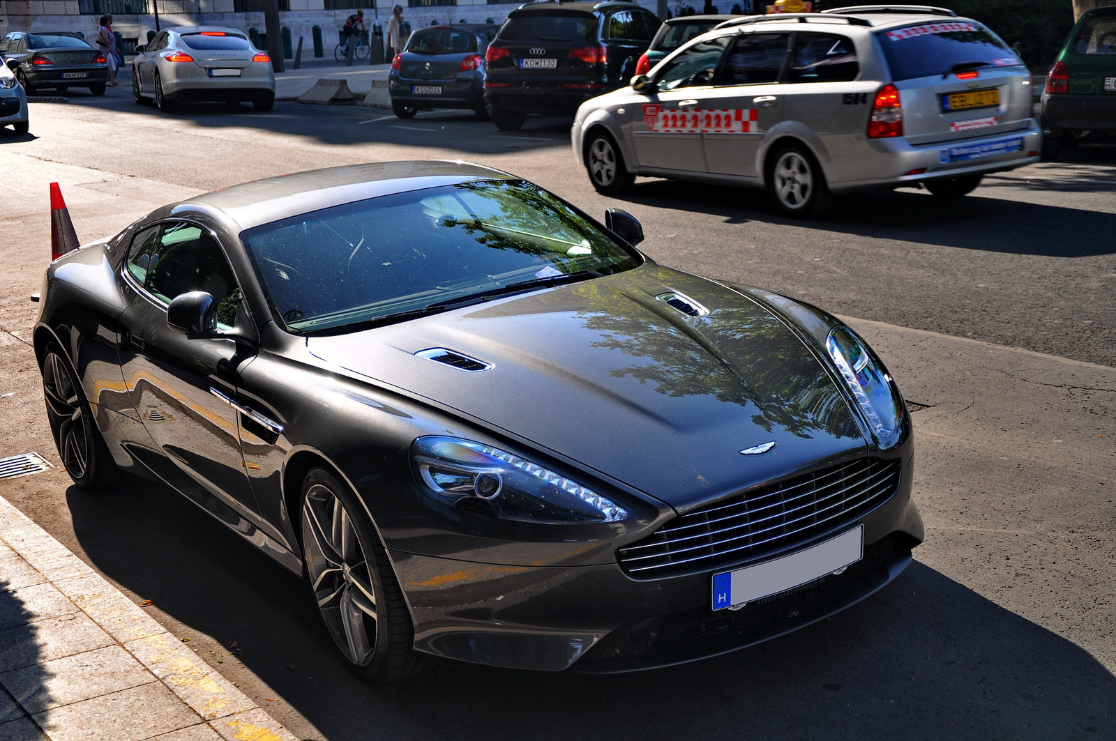 Dupla 245 Aston Martin Virage - Panamera