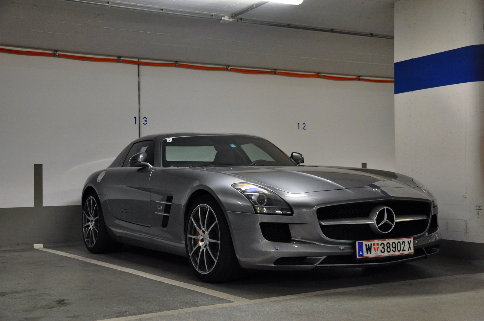 Mercedes SLS AMG