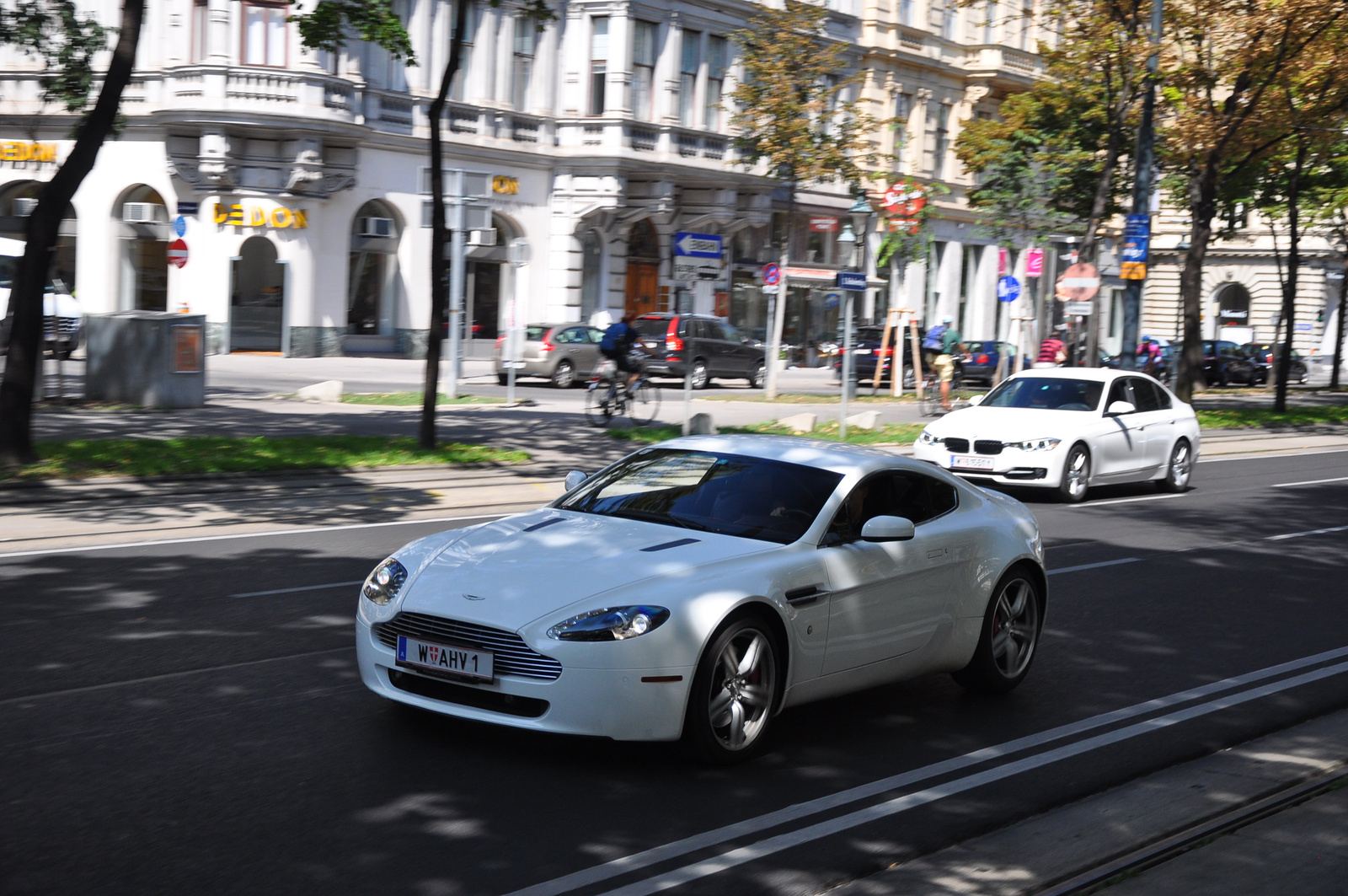 Aston Martin V8 Vantage