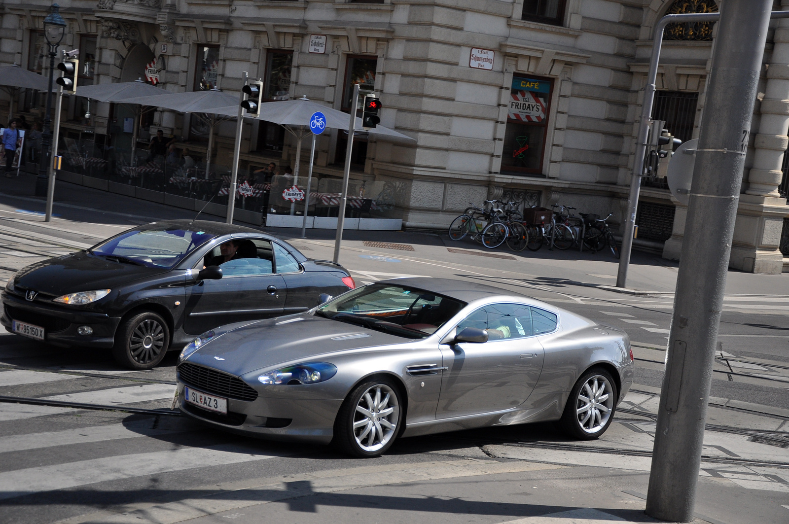 Aston Martin DB9