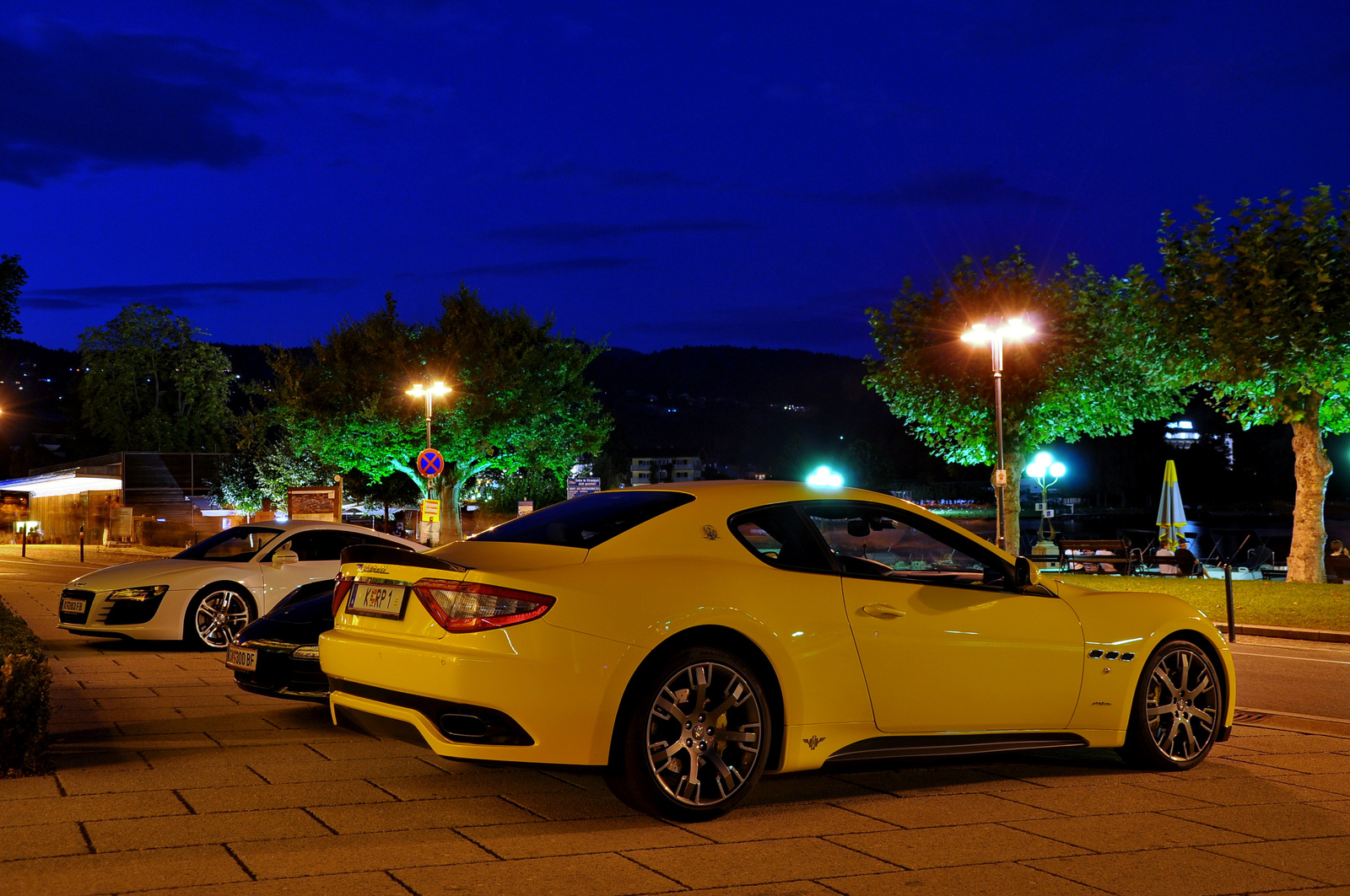 Maserati GranTurismo S MC Sportline - Audi R8