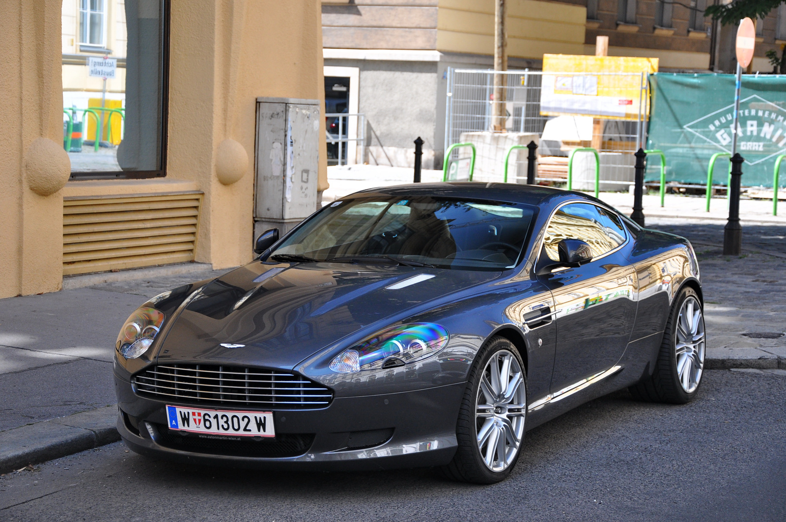 Aston Martin DB9