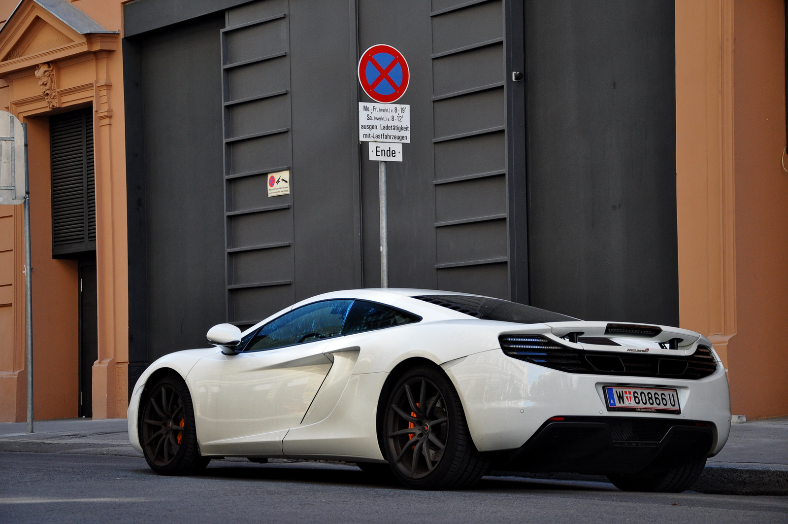 McLaren MP4-12C