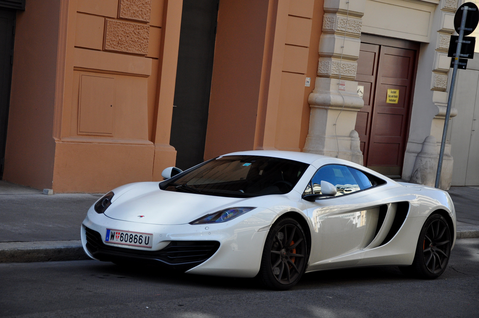 McLaren MP4-12C