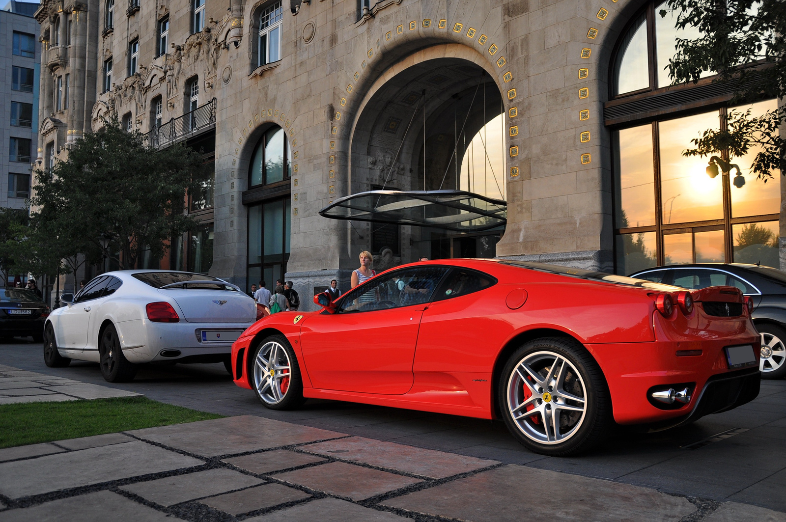 Dupla 286 Ferrari F430 &amp; Bentley Continental GT