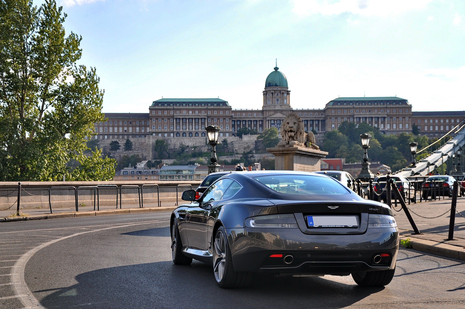 Aston Martin Virage 015