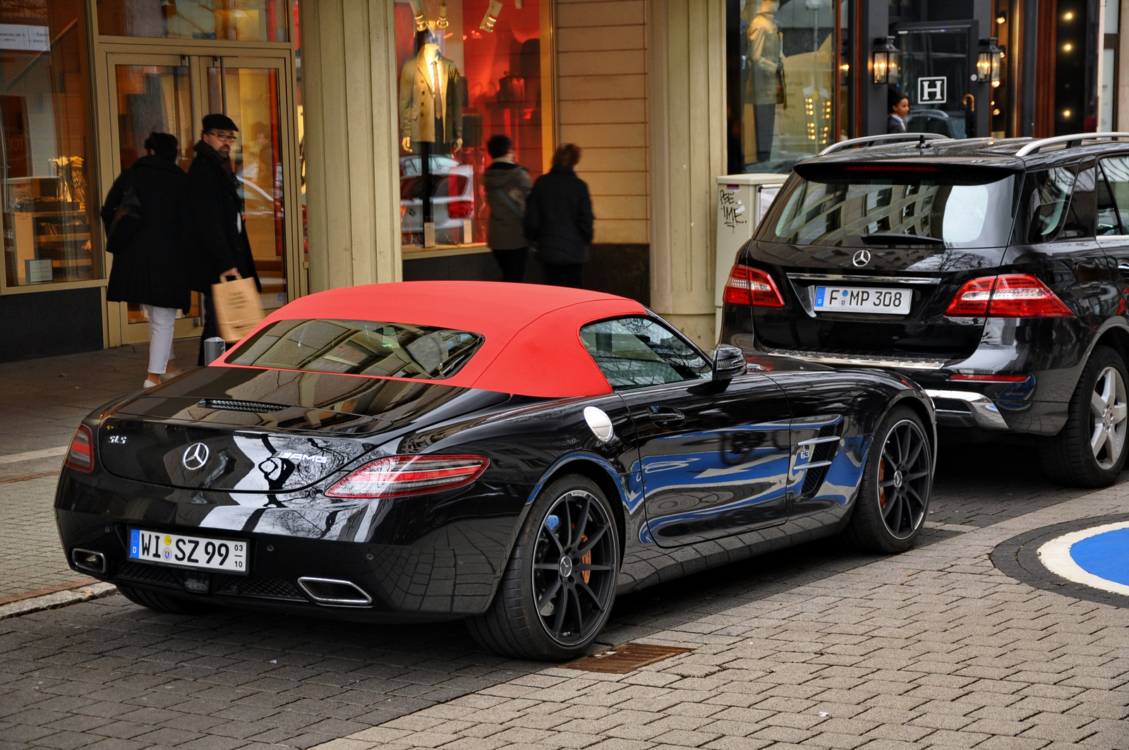 Mercedes SLS AMG Roadster