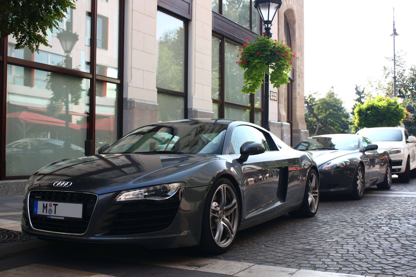 Dupla 142 Audi R8 & DB9