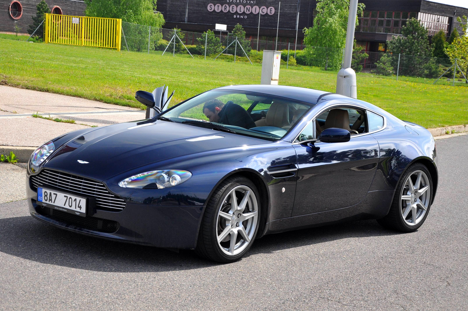 Aston Martin V8 Vantage