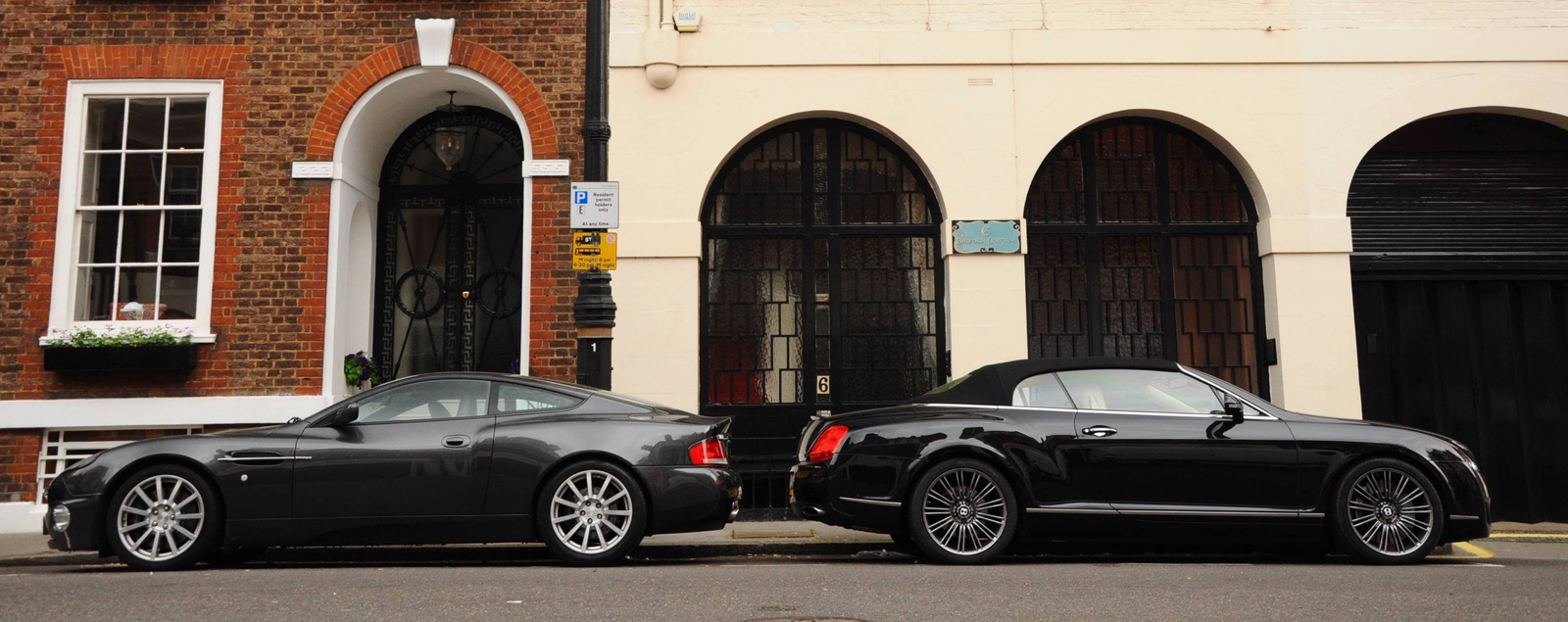 Aston Vartin Vanquish Vs. Bentley Continental CTC Speed