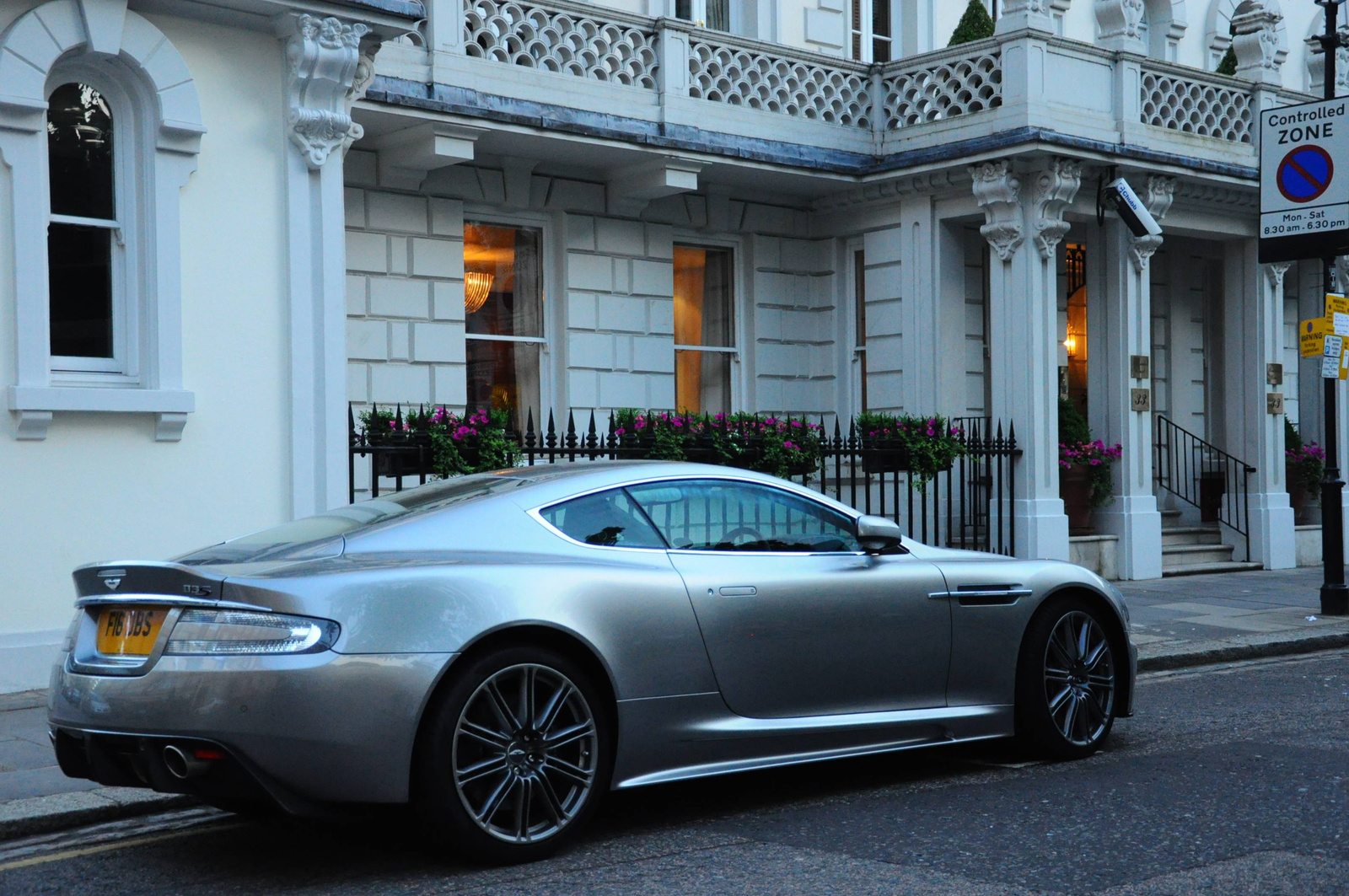 Aston Martin DBS