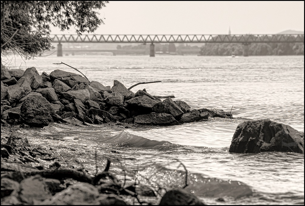Duna híddal