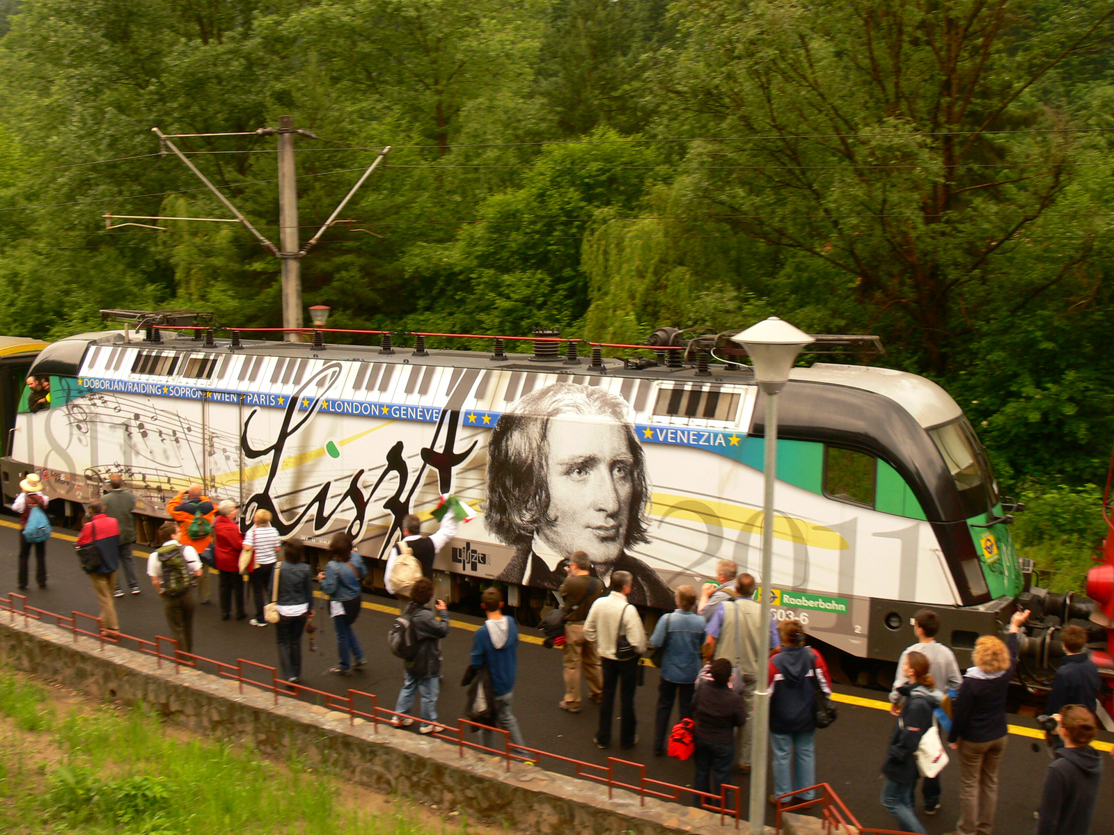 Liszt mozodony érkezik Tusnádfürdőre